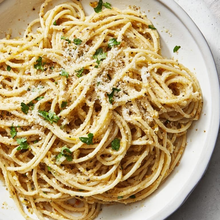 Buttery, garlicky, and delicious: a bowl of comforting 4-Ingredient Garlic Butter Pasta for a quick weeknight meal.